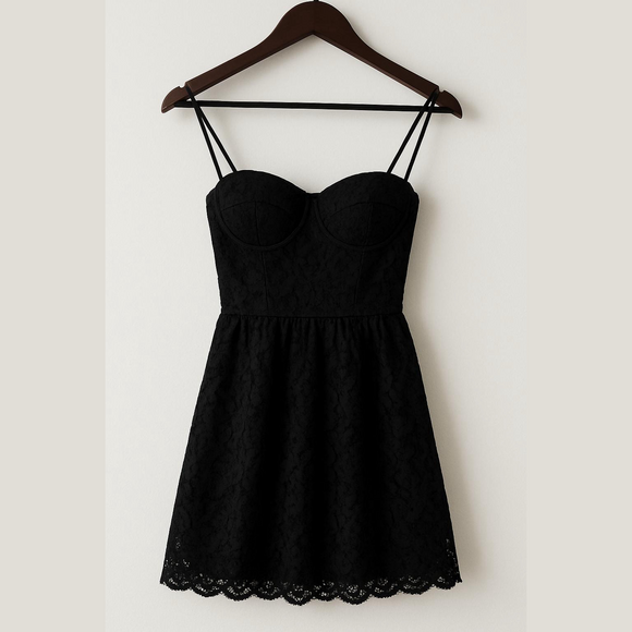 Abercrombie & Fitch Dresses & Skirts - Abercrombie & Fitch Black Spaghetti Strap Mini Dress